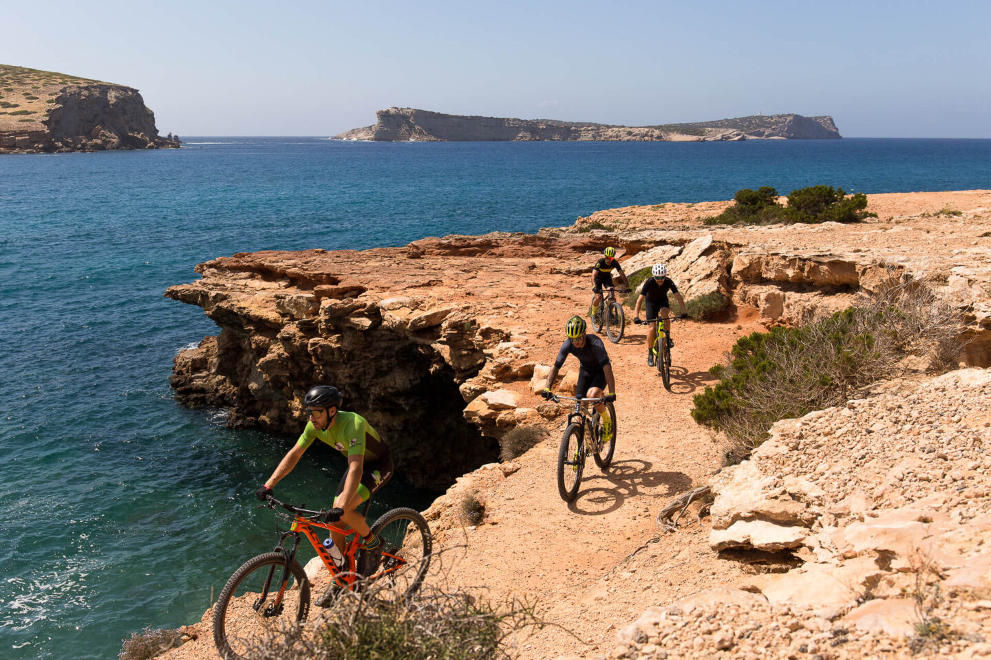 MTB and road bike rental and guided routes in